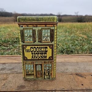 Cheinco The Cookie House Tin 1979 Victorian Style Shops People Yellow Green Red